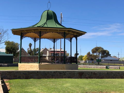 Davies Square, Wallaroo - Sunshine Coast Tourism 0