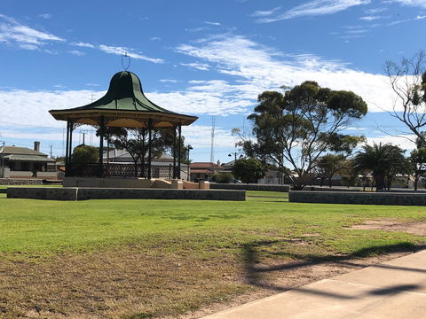 Davies Square, Wallaroo - Sunshine Coast Tourism 1
