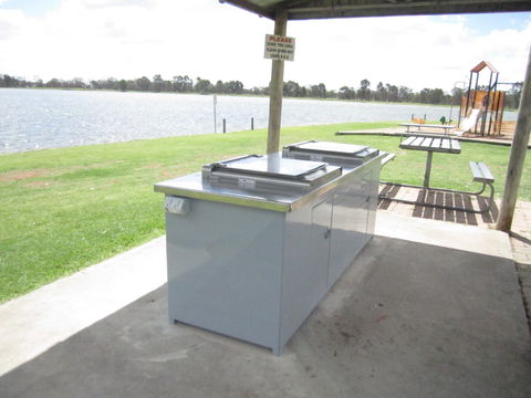 Gum Bend Lake - Holiday Sunshine Coast 1