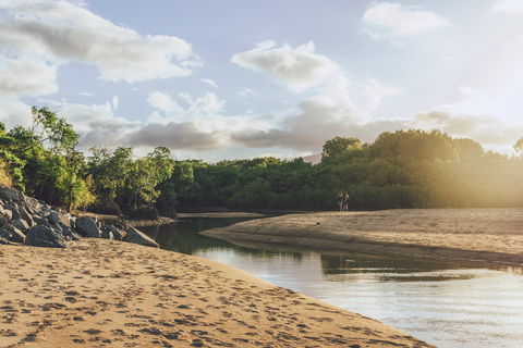 Machans Beach - Holiday Sunshine Coast 2