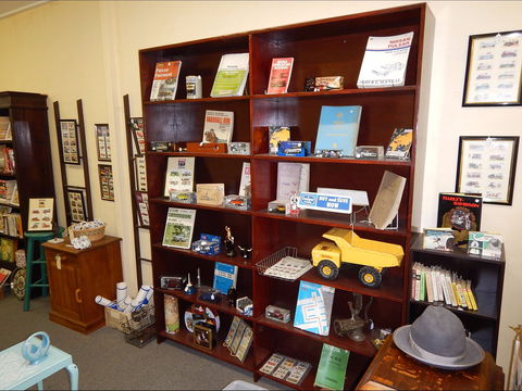 Meri Collectables - Sunshine Coast Tourism 0