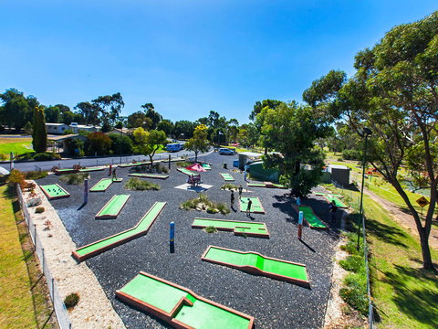 Naracoorte Mini Golf - Holiday Sunshine Coast 1