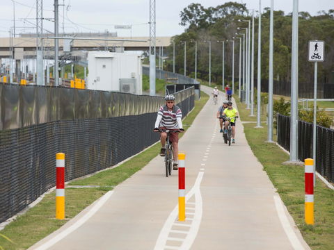 Petrie To Kippa-Ring Shared Pathway - Holiday Sunshine Coast 1