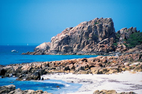 Castle Bay - Sunshine Coast Tourism 2