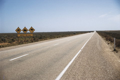 Eyre Highway - Holiday Sunshine Coast 0