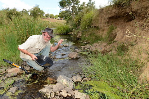 Gold Panning, Deep Creek - Holiday Sunshine Coast 0