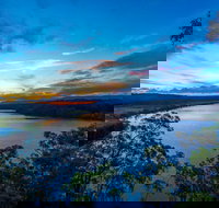 Hanging Rock - Sunshine Coast Tourism