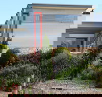 John Lacey's Studio and Green Tank Gallery - Holiday Sunshine Coast