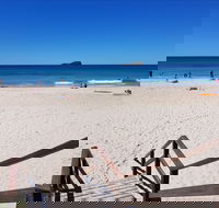 Mudjimba Beach - Sunshine Coast Tourism