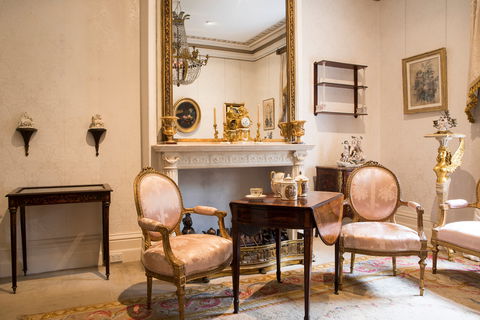 The Johnston Collection - Holiday Sunshine Coast 1