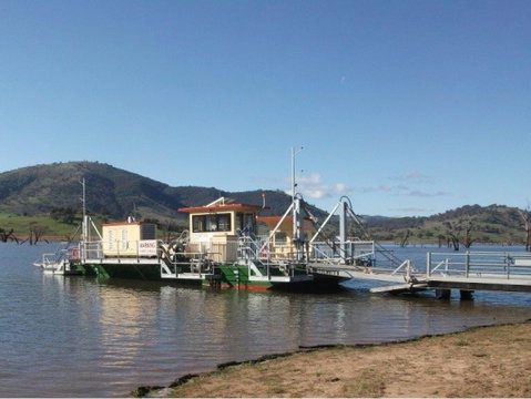 Wymah Ferry - Sunshine Coast Tourism 1