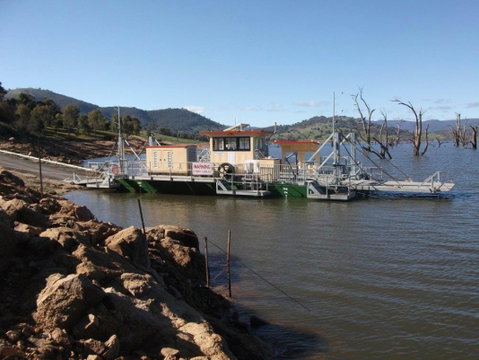 Wymah Ferry - Sunshine Coast Tourism 2