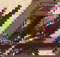 Ant's Redgum Gallery - Holiday Sunshine Coast