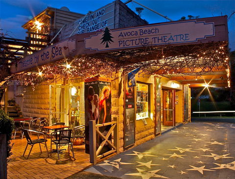 Avoca Beach Picture Theatre - Sunshine Coast Tourism 0