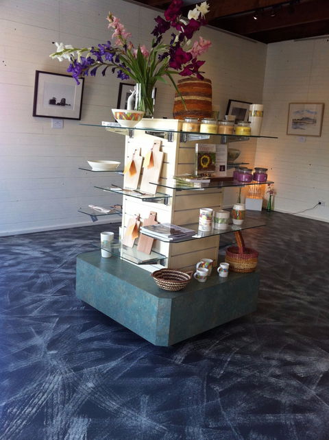 Gallery Artspaces - Holiday Sunshine Coast 0