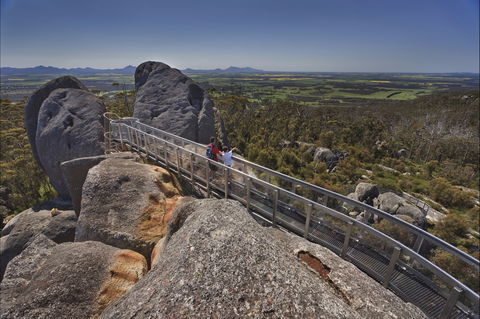 Granite Skywalk - Holiday Sunshine Coast 0