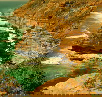 Island Rock and Natural Bridge - Sunshine Coast Tourism