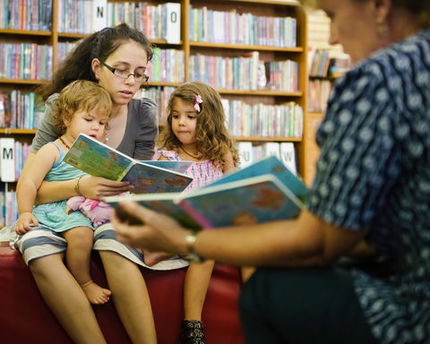 Maitland City Library - Holiday Sunshine Coast 2