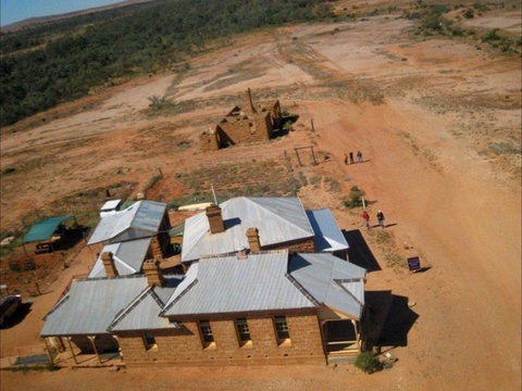 Milparinka Heritage Precinct/Milparinka Courthouse - Holiday Sunshine Coast 1