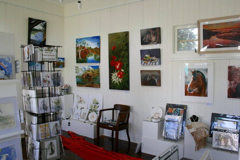 Old SchoolHouse Gallery - Sunshine Coast Tourism 2