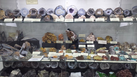 The Ted Elliott Mineral Collection - Sunshine Coast Tourism 2