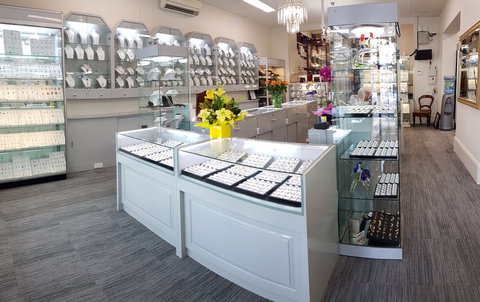 Alexa's Treasures - Holiday Sunshine Coast 0