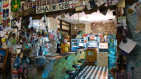 Barrow Creek Hotel - Holiday Sunshine Coast 1