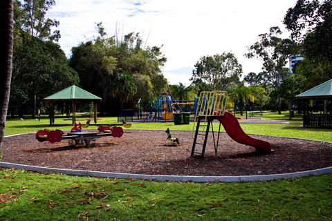 Cascade Gardens - Sunshine Coast Tourism 0