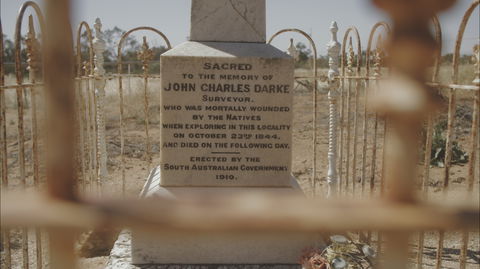 Darke's Grave - Holiday Sunshine Coast 0