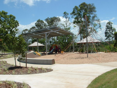 Edward Lloyd Park, Marian - Holiday Sunshine Coast 1