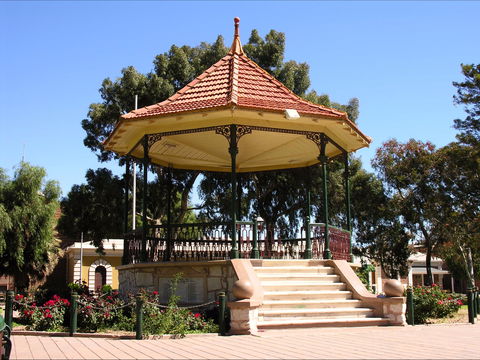 Gladstone Square - Sunshine Coast Tourism 0