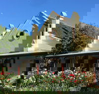 Quondong Cottage - Sunshine Coast Tourism