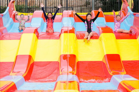 Raging Waters Sydney - Sunshine Coast Tourism 1