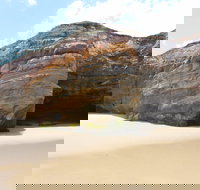 Shelley Caves - Holiday Sunshine Coast