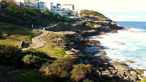 MacKenzies Beach - Holiday Sunshine Coast 0