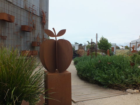 Overwrought Sculpture Garden And Gallery - Sunshine Coast Tourism 1