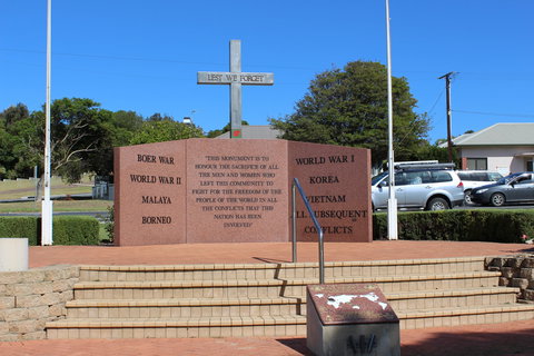 Port Lincoln War Memorial - Holiday Sunshine Coast 0