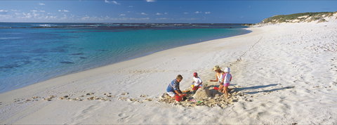 Ricey Beach - Holiday Sunshine Coast 0