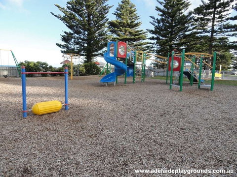 Susan Wilson Memorial Playground - Holiday Sunshine Coast 0