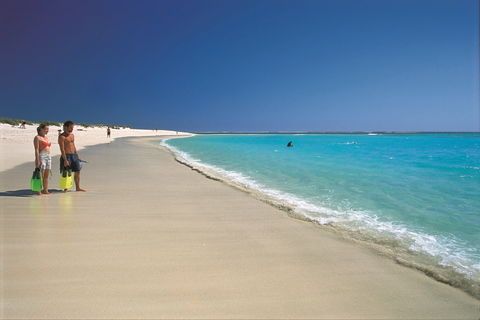 Turquoise Bay - Sunshine Coast Tourism 1