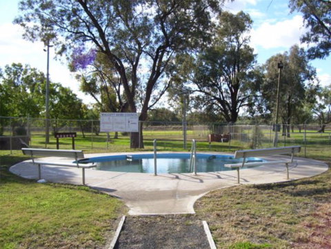 Walgett Artesian Bore Baths - Sunshine Coast Tourism 1