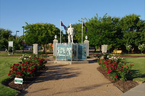 WW1 Memorial Park - Holiday Sunshine Coast 0