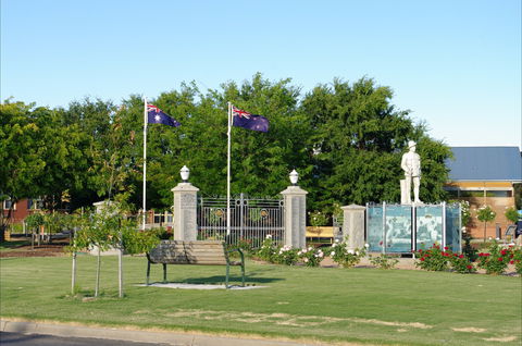 WW1 Memorial Park - Holiday Sunshine Coast 1