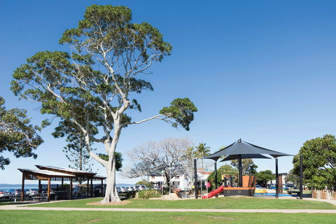 Eddie Santaguiliana Way - Sunshine Coast Tourism 0