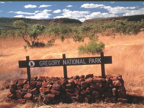 Escarpment Walk - Sunshine Coast Tourism 0