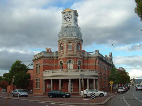 Midland Town Hall - Holiday Sunshine Coast 0