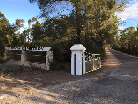 Moonta Cemetery Walks - Holiday Sunshine Coast 2