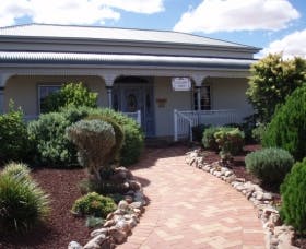 Absaloms Gallery - Sunshine Coast Tourism 1