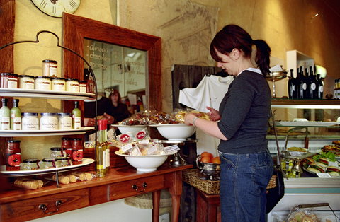 Ararat - Sunshine Coast Tourism 0