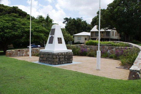 Dunwich War Memorial - Sunshine Coast Tourism 1
